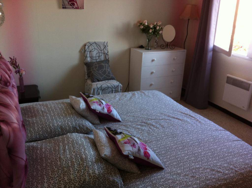 Appartement La Plage En Provence Le Pradet Ruang foto