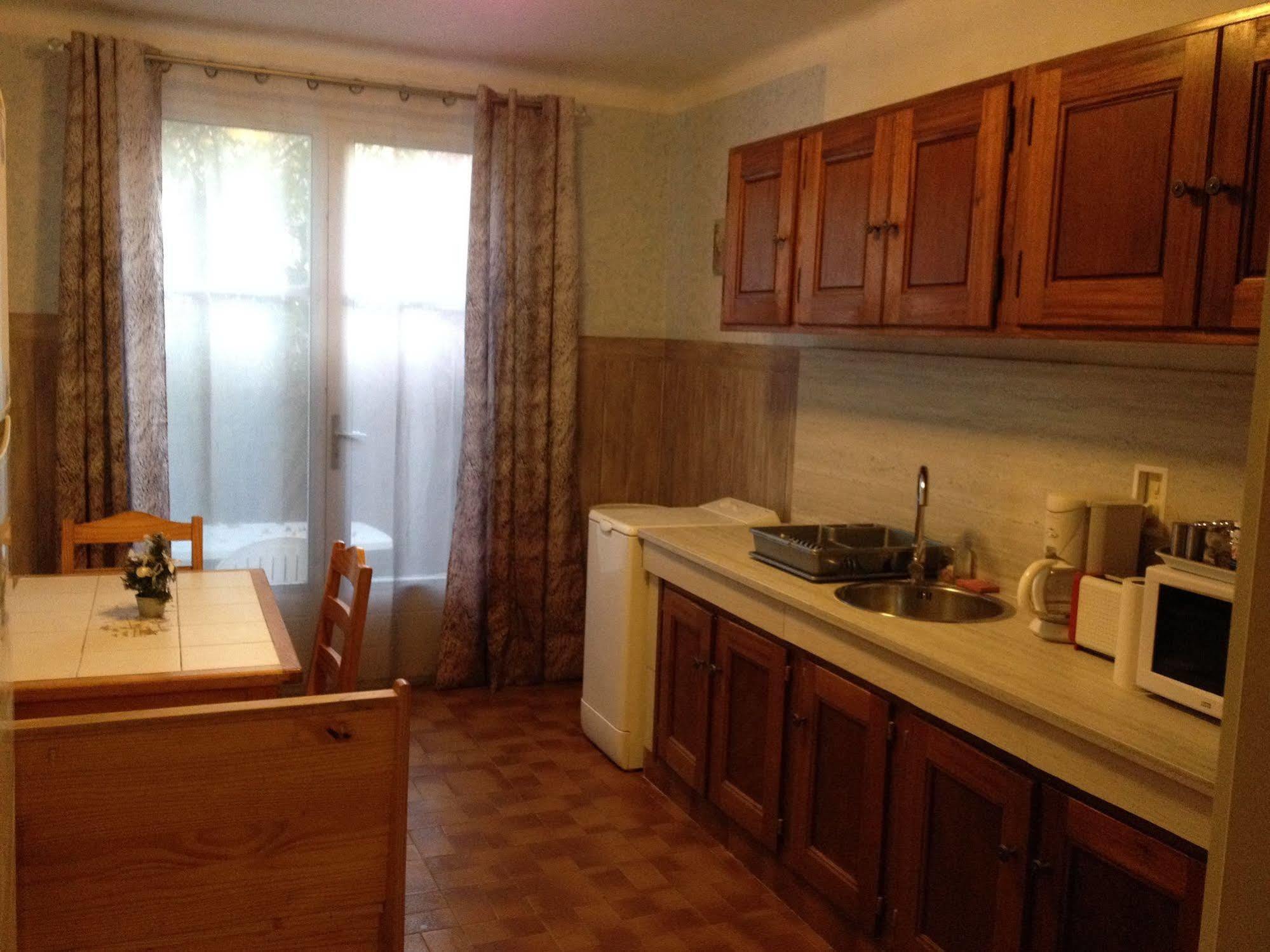 Appartement La Plage En Provence Le Pradet Bagian luar foto